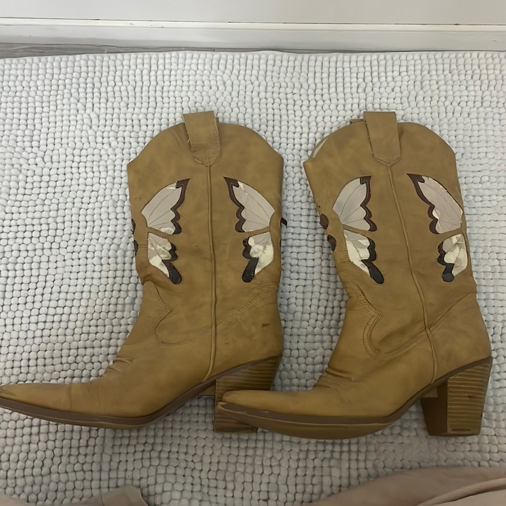 Heeled cowboy boots